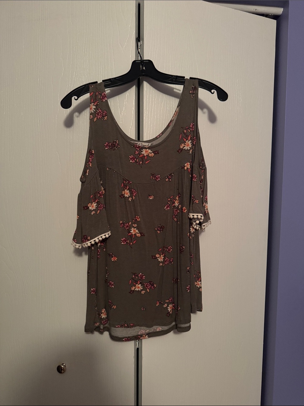 Gypsies & Moondust Olive Floral Cold-Shoulder Tunic with Pink and Cream Blooms